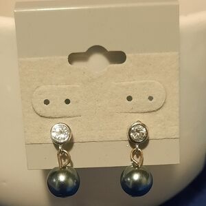 Crystal and gray pearlized bead earrings